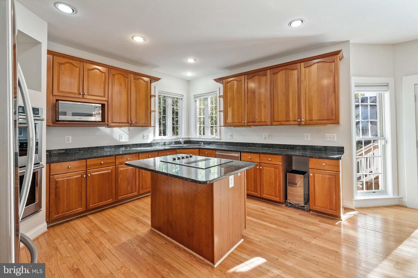 2393 WATTERS GLEN CT, FALLS CHURCH, Virginia 22043, 4 Bedrooms Bedrooms, ,4 BathroomsBathrooms,Residential,For sale,2393 WATTERS GLEN CT,VAFX2274750 MLS # VAFX2274750