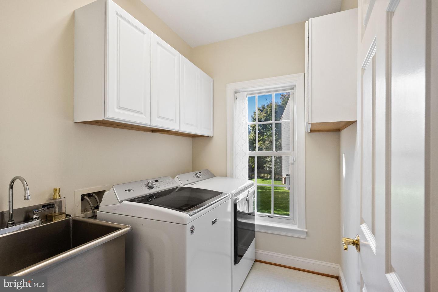 2393 WATTERS GLEN CT, FALLS CHURCH, Virginia 22043, 4 Bedrooms Bedrooms, ,4 BathroomsBathrooms,Residential,For sale,2393 WATTERS GLEN CT,VAFX2274750 MLS # VAFX2274750