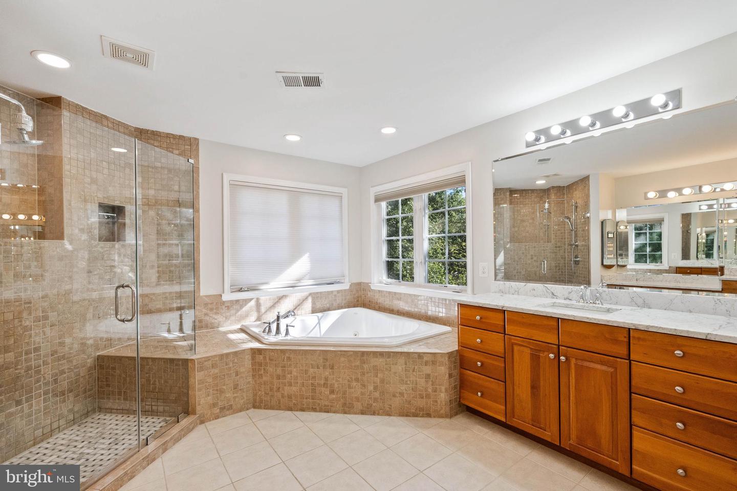 2393 WATTERS GLEN CT, FALLS CHURCH, Virginia 22043, 4 Bedrooms Bedrooms, ,4 BathroomsBathrooms,Residential,For sale,2393 WATTERS GLEN CT,VAFX2274750 MLS # VAFX2274750