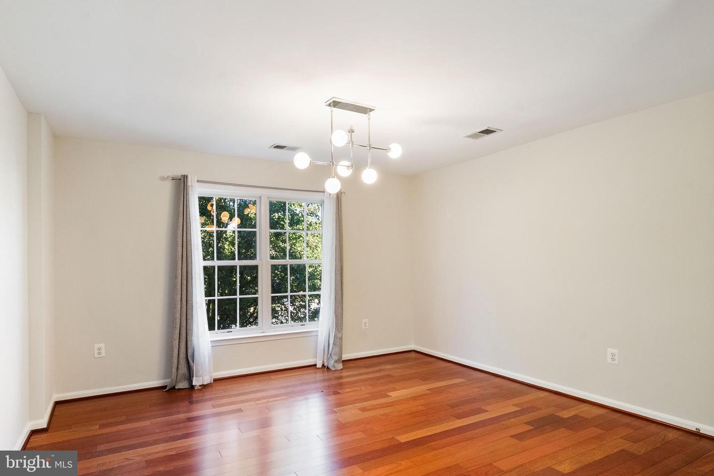 2393 WATTERS GLEN CT, FALLS CHURCH, Virginia 22043, 4 Bedrooms Bedrooms, ,4 BathroomsBathrooms,Residential,For sale,2393 WATTERS GLEN CT,VAFX2274750 MLS # VAFX2274750