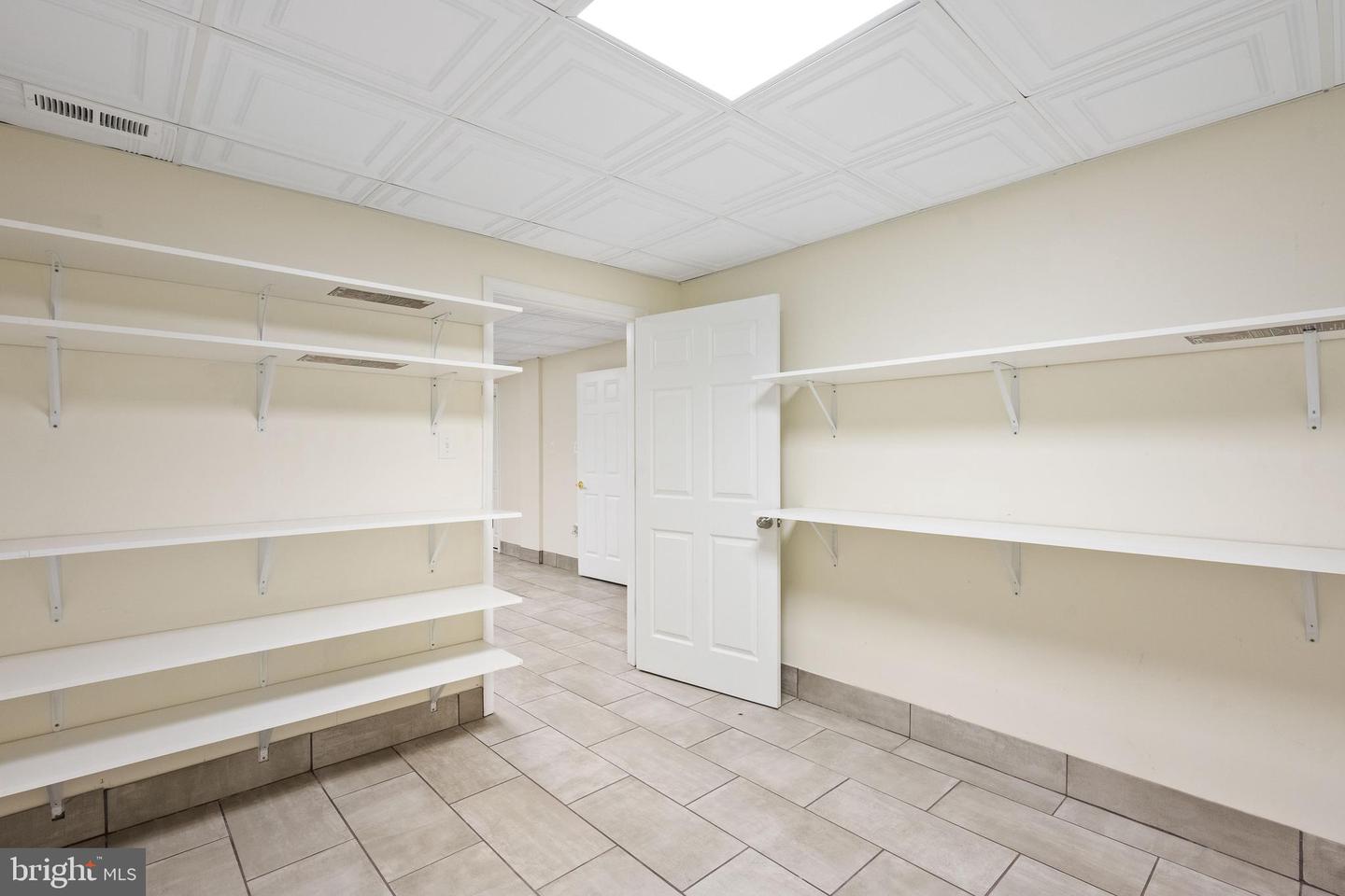 2393 WATTERS GLEN CT, FALLS CHURCH, Virginia 22043, 4 Bedrooms Bedrooms, ,4 BathroomsBathrooms,Residential,For sale,2393 WATTERS GLEN CT,VAFX2274750 MLS # VAFX2274750