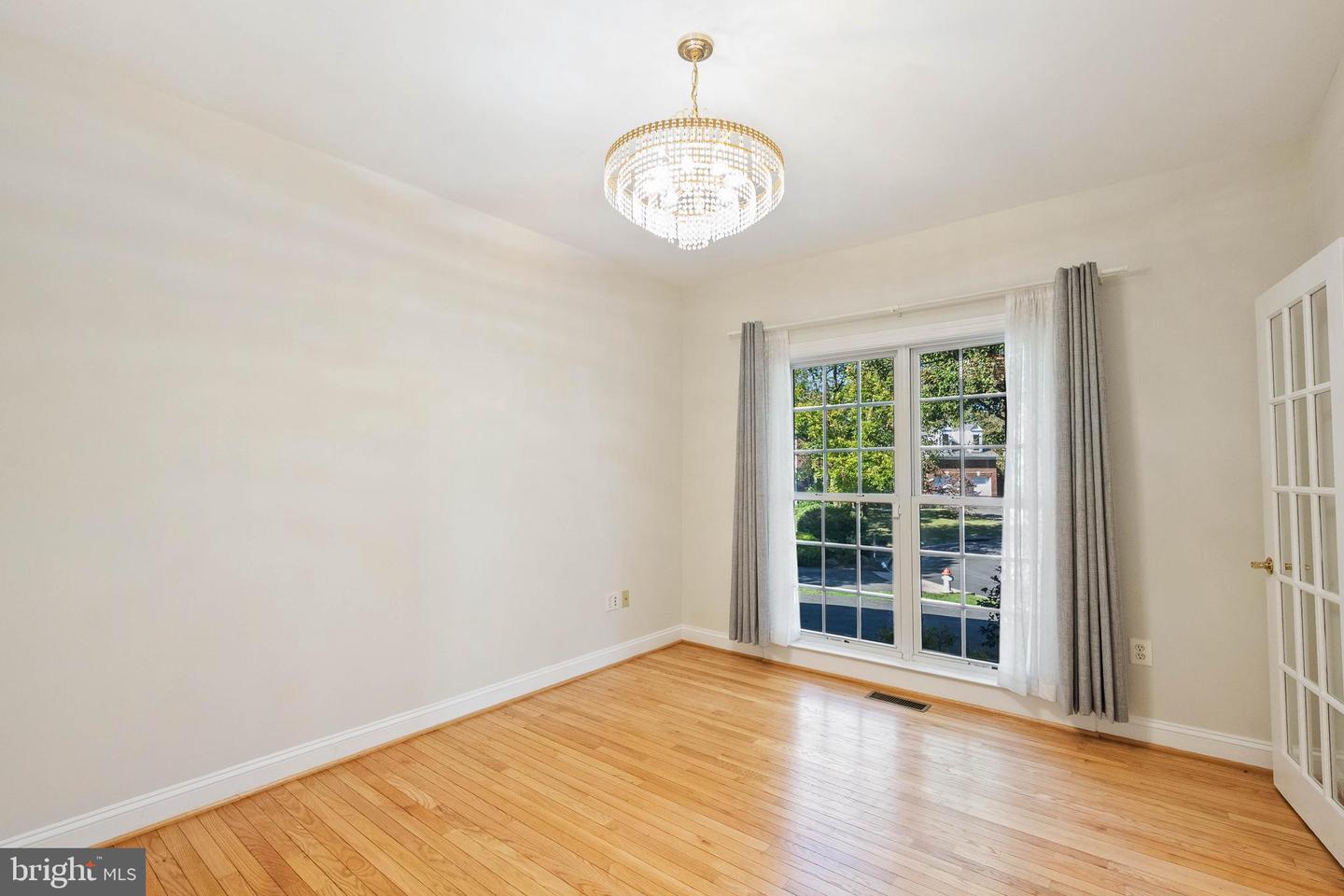 2393 WATTERS GLEN CT, FALLS CHURCH, Virginia 22043, 4 Bedrooms Bedrooms, ,4 BathroomsBathrooms,Residential,For sale,2393 WATTERS GLEN CT,VAFX2274750 MLS # VAFX2274750