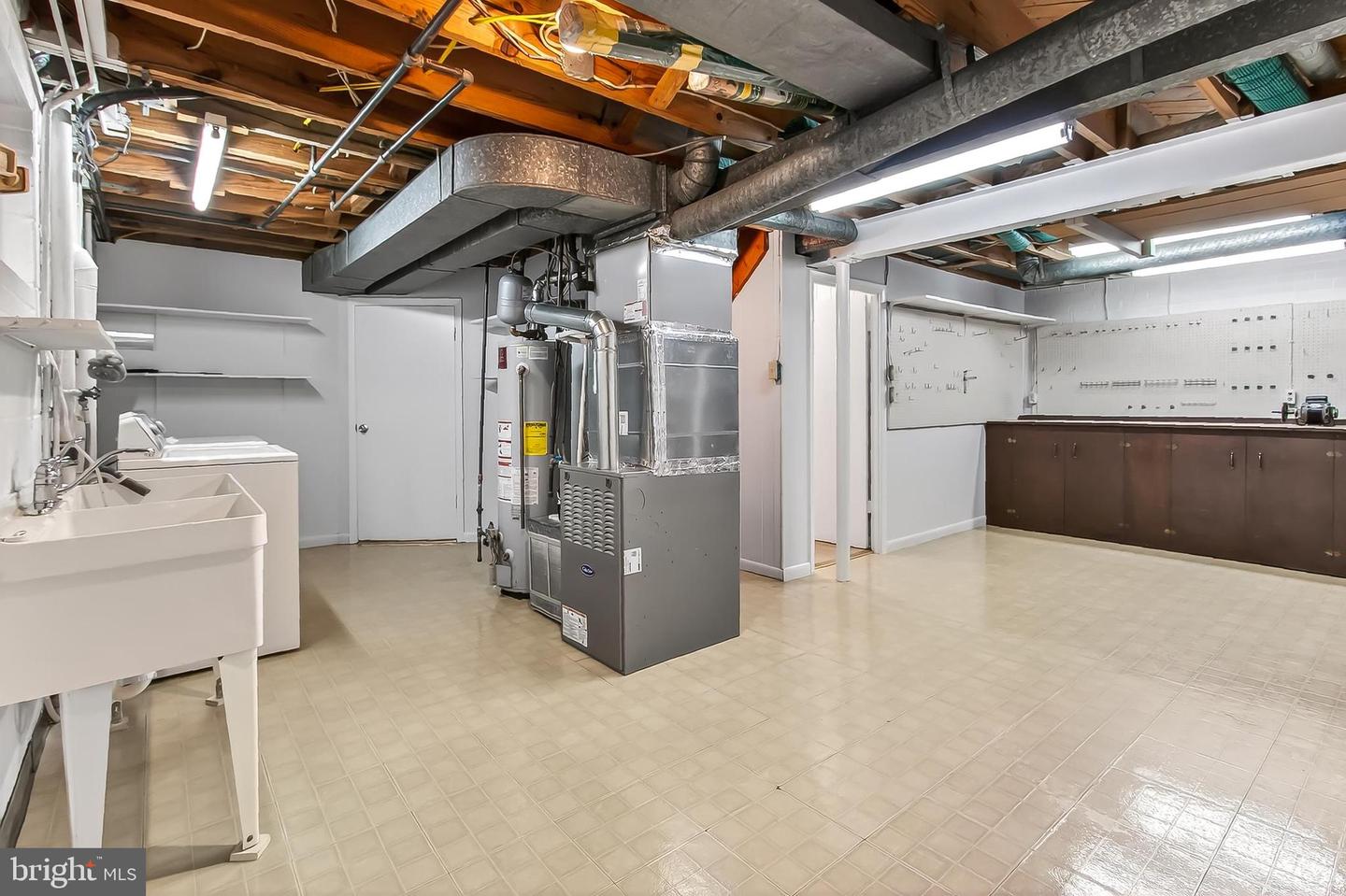 6824 CONSTANCE DR, SPRINGFIELD, Virginia 22150, 3 Bedrooms Bedrooms, ,2 BathroomsBathrooms,Residential,For sale,6824 CONSTANCE DR,VAFX2274786 MLS # VAFX2274786