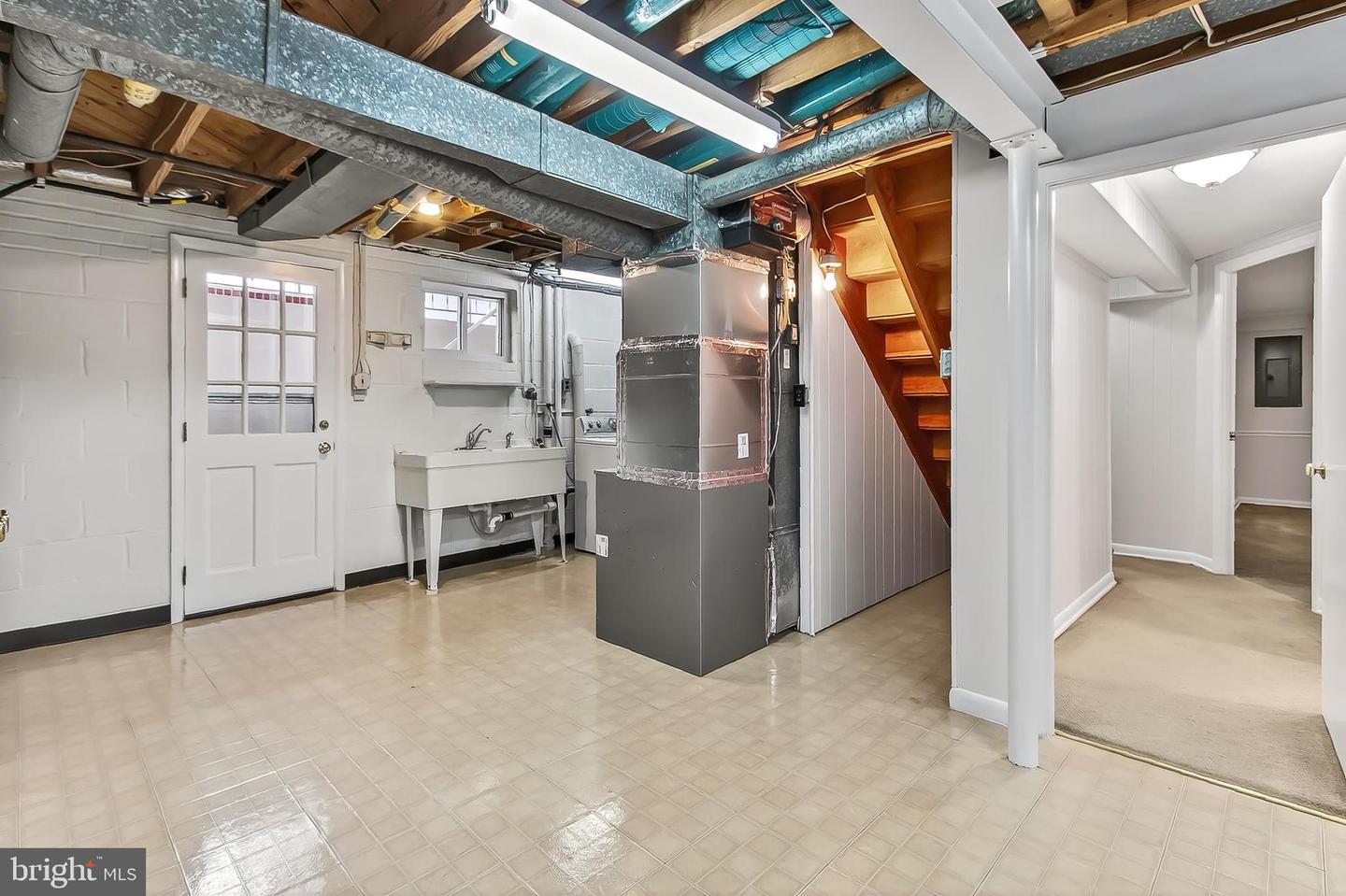 6824 CONSTANCE DR, SPRINGFIELD, Virginia 22150, 3 Bedrooms Bedrooms, ,2 BathroomsBathrooms,Residential,For sale,6824 CONSTANCE DR,VAFX2274786 MLS # VAFX2274786