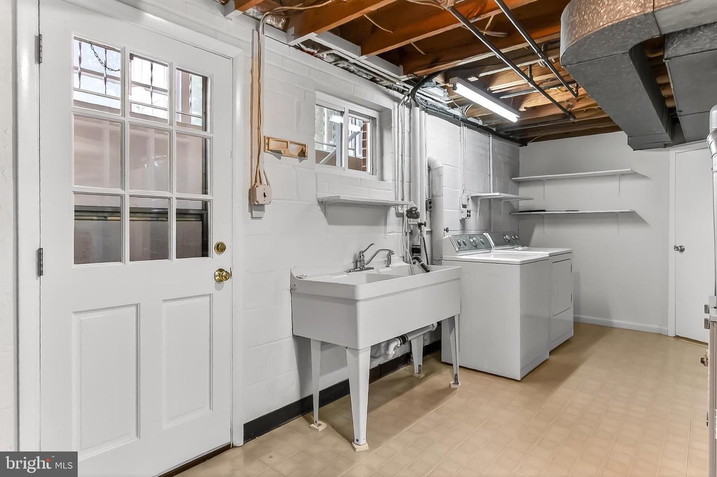 6824 CONSTANCE DR, SPRINGFIELD, Virginia 22150, 3 Bedrooms Bedrooms, ,2 BathroomsBathrooms,Residential,For sale,6824 CONSTANCE DR,VAFX2274786 MLS # VAFX2274786