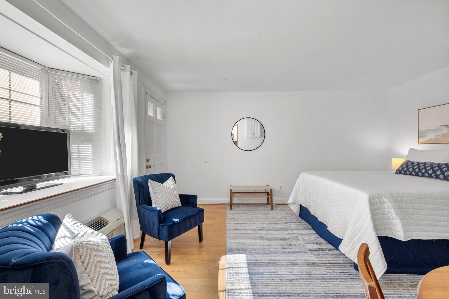 1821 21ST ST N #1, ARLINGTON, Virginia 22209, 4 Rooms Rooms,1 BathroomBathrooms,Residential,For sale,1821 21ST ST N #1,VAAR2065018 MLS # VAAR2065018