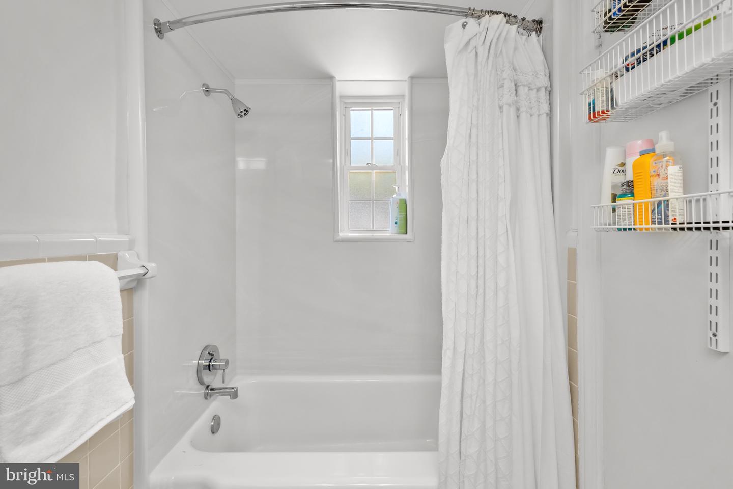 1821 21ST ST N #1, ARLINGTON, Virginia 22209, 4 Rooms Rooms,1 BathroomBathrooms,Residential,For sale,1821 21ST ST N #1,VAAR2065018 MLS # VAAR2065018