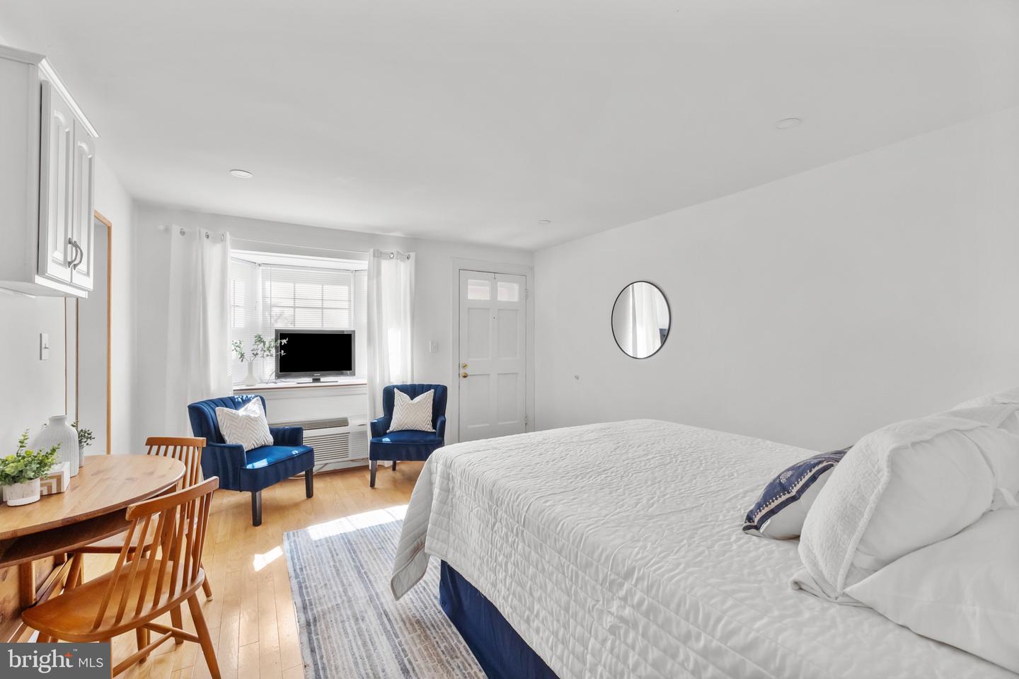 1821 21ST ST N #1, ARLINGTON, Virginia 22209, 4 Rooms Rooms,1 BathroomBathrooms,Residential,For sale,1821 21ST ST N #1,VAAR2065018 MLS # VAAR2065018