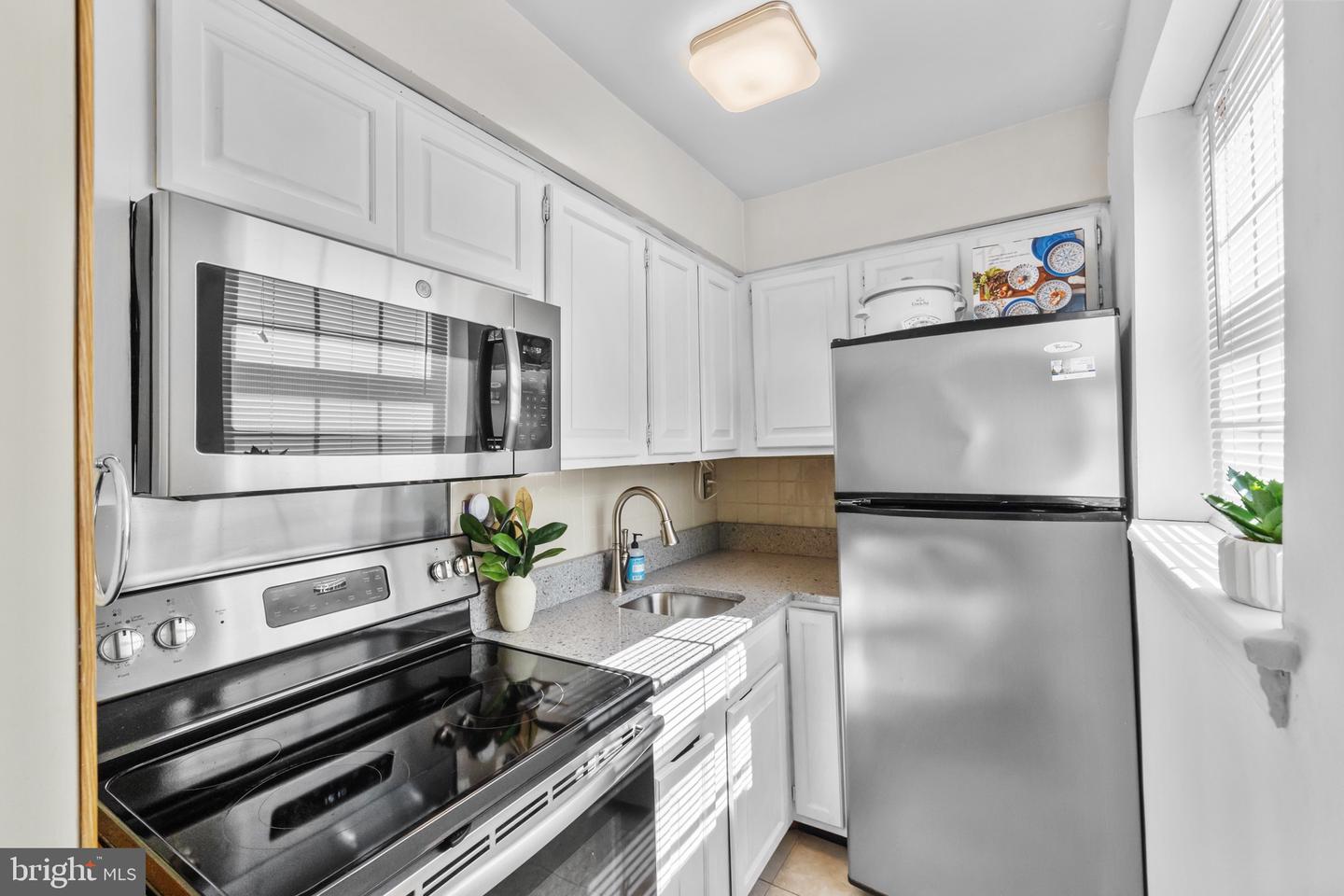 1821 21ST ST N #1, ARLINGTON, Virginia 22209, 4 Rooms Rooms,1 BathroomBathrooms,Residential,For sale,1821 21ST ST N #1,VAAR2065018 MLS # VAAR2065018