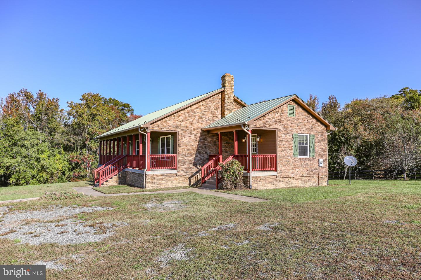 271 POPLAR RD, FREDERICKSBURG, Virginia 22406, 2 Bedrooms Bedrooms, ,2 BathroomsBathrooms,Residential,For sale,271 POPLAR RD,VAST2043572 MLS # VAST2043572