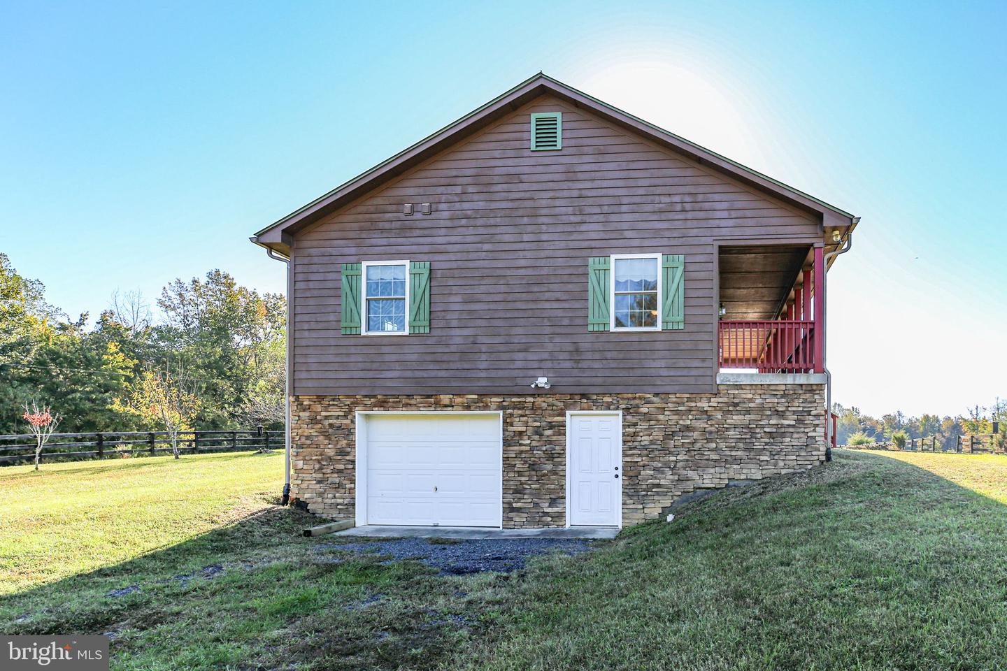 271 POPLAR RD, FREDERICKSBURG, Virginia 22406, 2 Bedrooms Bedrooms, ,2 BathroomsBathrooms,Residential,For sale,271 POPLAR RD,VAST2043572 MLS # VAST2043572