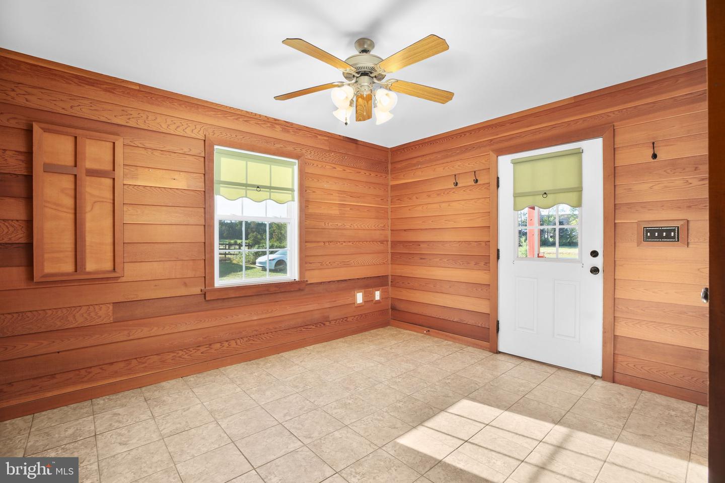 271 POPLAR RD, FREDERICKSBURG, Virginia 22406, 2 Bedrooms Bedrooms, ,2 BathroomsBathrooms,Residential,For sale,271 POPLAR RD,VAST2043572 MLS # VAST2043572
