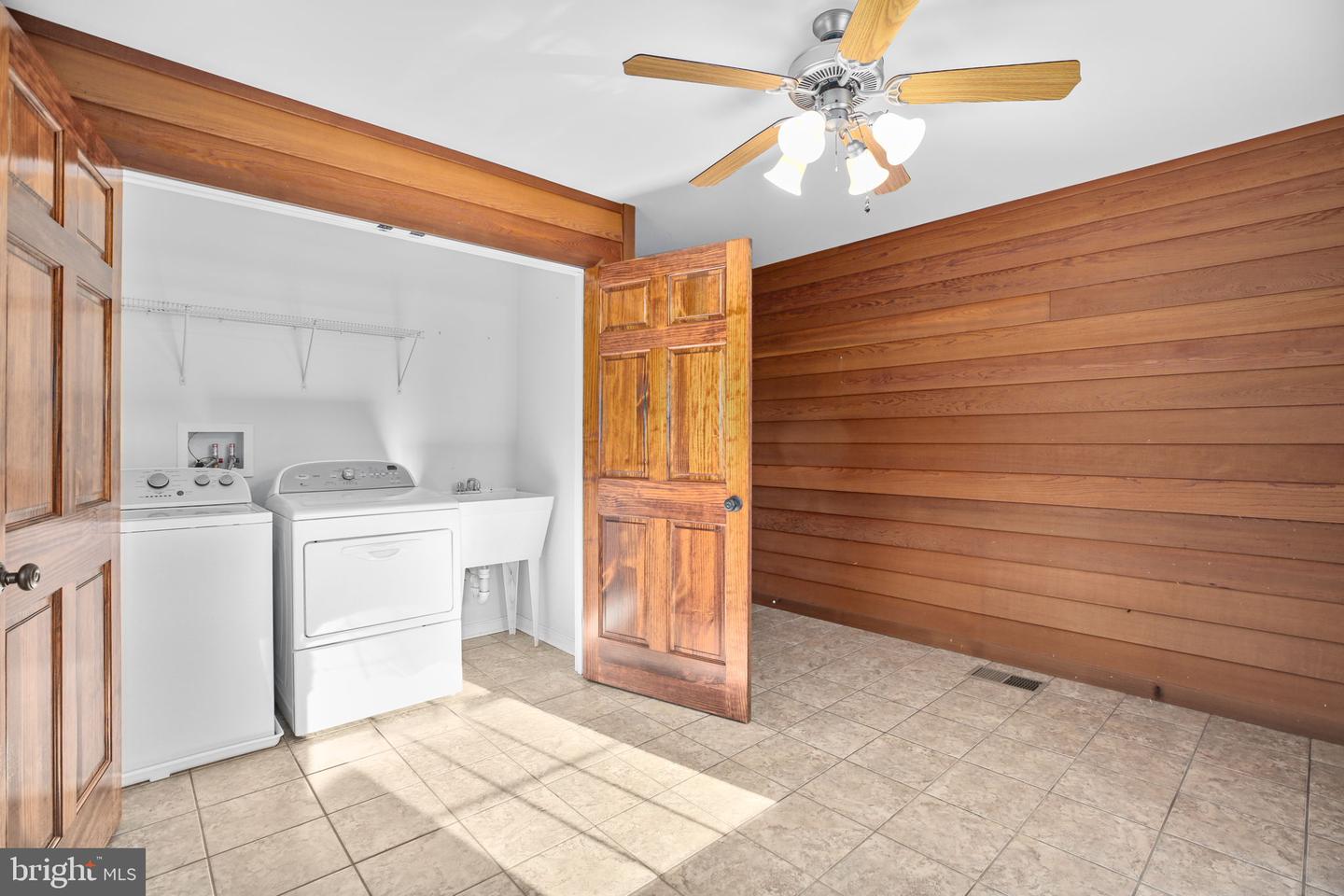 271 POPLAR RD, FREDERICKSBURG, Virginia 22406, 2 Bedrooms Bedrooms, ,2 BathroomsBathrooms,Residential,For sale,271 POPLAR RD,VAST2043572 MLS # VAST2043572