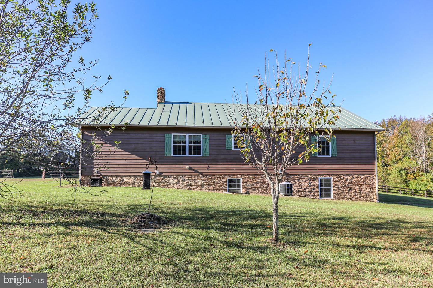 271 POPLAR RD, FREDERICKSBURG, Virginia 22406, 2 Bedrooms Bedrooms, ,2 BathroomsBathrooms,Residential,For sale,271 POPLAR RD,VAST2043572 MLS # VAST2043572