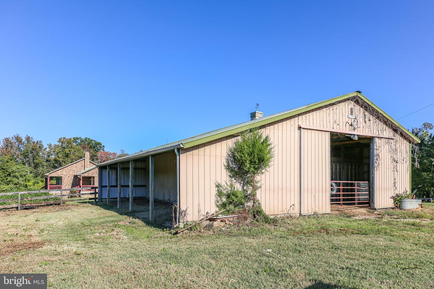 271 POPLAR RD, FREDERICKSBURG, Virginia 22406, 2 Bedrooms Bedrooms, ,2 BathroomsBathrooms,Residential,For sale,271 POPLAR RD,VAST2043572 MLS # VAST2043572