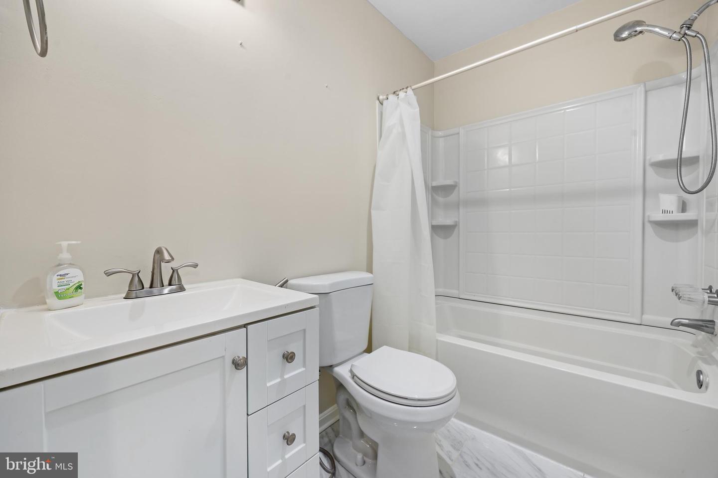 1724 CY CT, VIENNA, Virginia 22182, 4 Bedrooms Bedrooms, ,3 BathroomsBathrooms,Residential,For sale,1724 CY CT,VAFX2274898 MLS # VAFX2274898