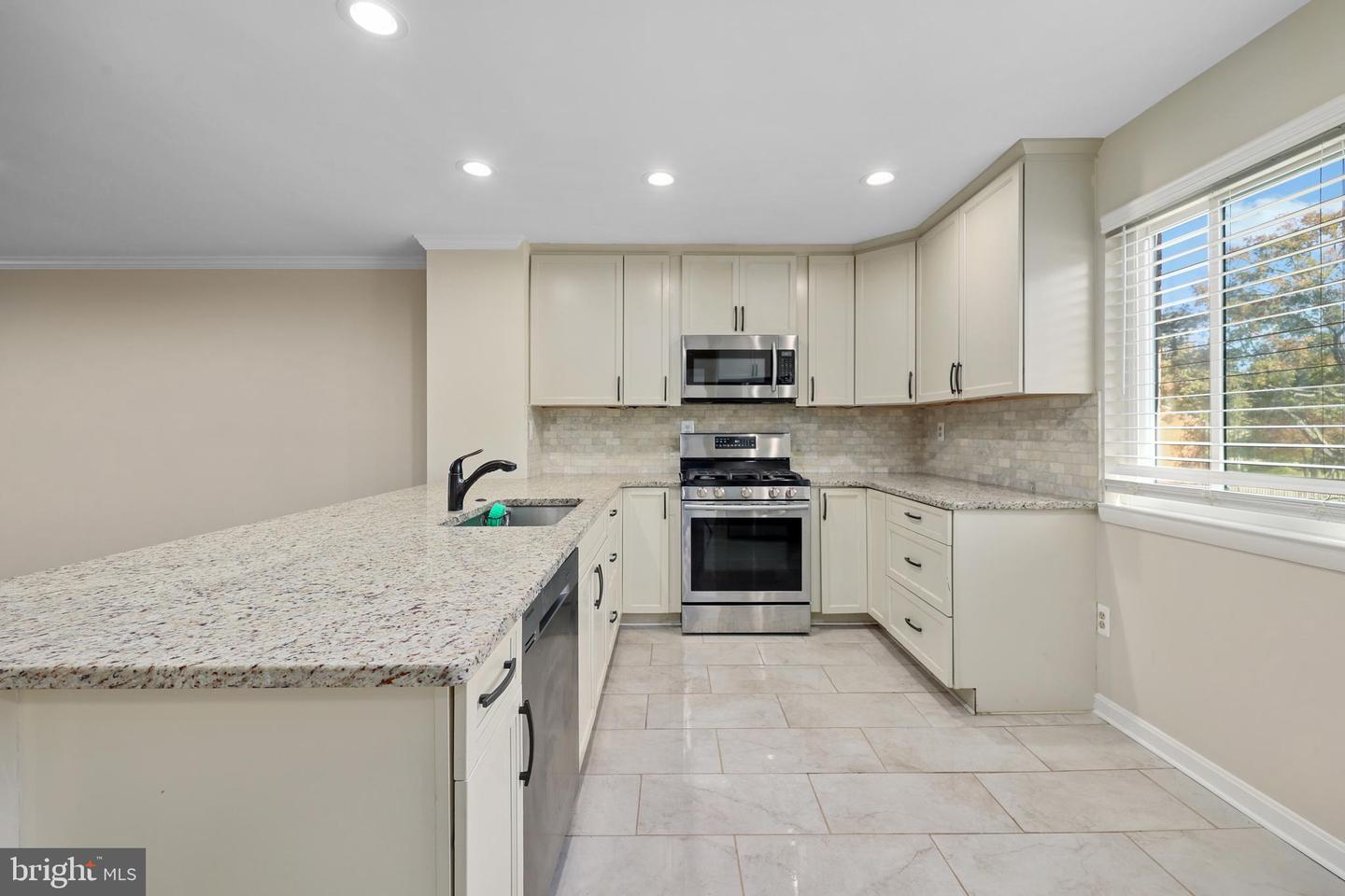 1724 CY CT, VIENNA, Virginia 22182, 4 Bedrooms Bedrooms, ,3 BathroomsBathrooms,Residential,For sale,1724 CY CT,VAFX2274898 MLS # VAFX2274898