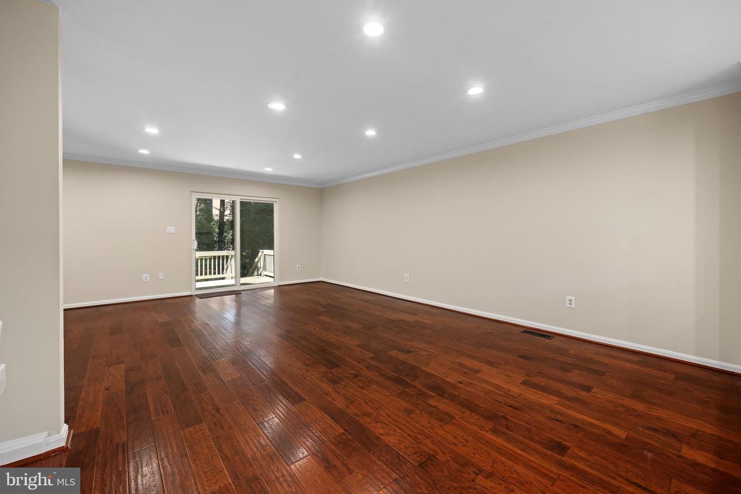 1724 CY CT, VIENNA, Virginia 22182, 4 Bedrooms Bedrooms, ,3 BathroomsBathrooms,Residential,For sale,1724 CY CT,VAFX2274898 MLS # VAFX2274898