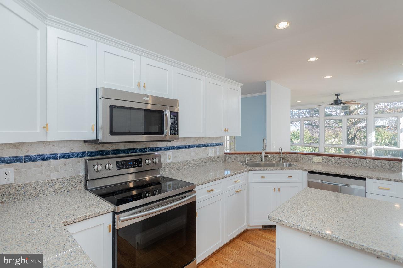 1880 COLLEGE AVE, HARRISONBURG, Virginia 22802, 7 Bedrooms Bedrooms, ,5 BathroomsBathrooms,Residential,For sale,1880 COLLEGE AVE,VAHC2000504 MLS # VAHC2000504