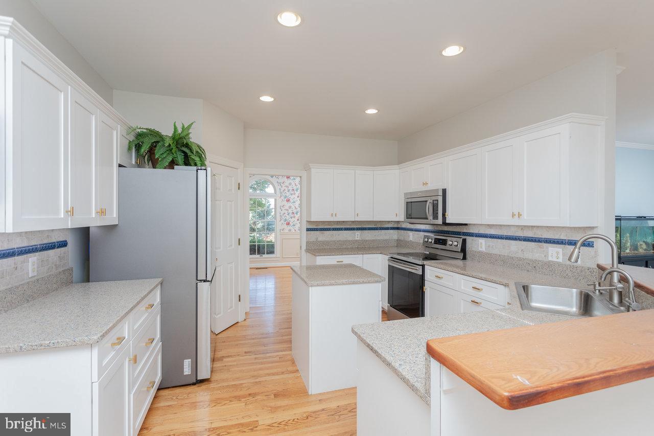 1880 COLLEGE AVE, HARRISONBURG, Virginia 22802, 7 Bedrooms Bedrooms, ,5 BathroomsBathrooms,Residential,For sale,1880 COLLEGE AVE,VAHC2000504 MLS # VAHC2000504