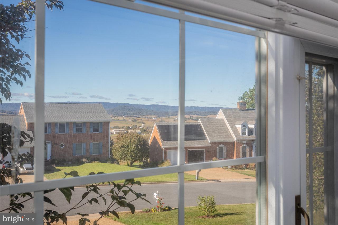 1880 COLLEGE AVE, HARRISONBURG, Virginia 22802, 7 Bedrooms Bedrooms, ,5 BathroomsBathrooms,Residential,For sale,1880 COLLEGE AVE,VAHC2000504 MLS # VAHC2000504