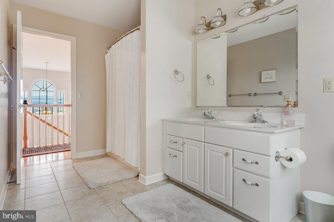 1880 COLLEGE AVE, HARRISONBURG, Virginia 22802, 7 Bedrooms Bedrooms, ,5 BathroomsBathrooms,Residential,For sale,1880 COLLEGE AVE,VAHC2000504 MLS # VAHC2000504