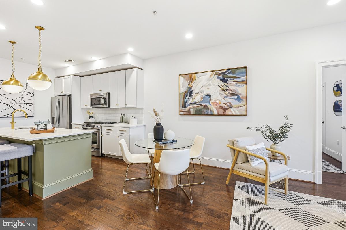 321 18TH ST SE #2, WASHINGTON, District Of Columbia 20003, 2 Bedrooms Bedrooms, ,2 BathroomsBathrooms,Residential,For sale,321 18TH ST SE #2,DCDC2227508 MLS # DCDC2227508