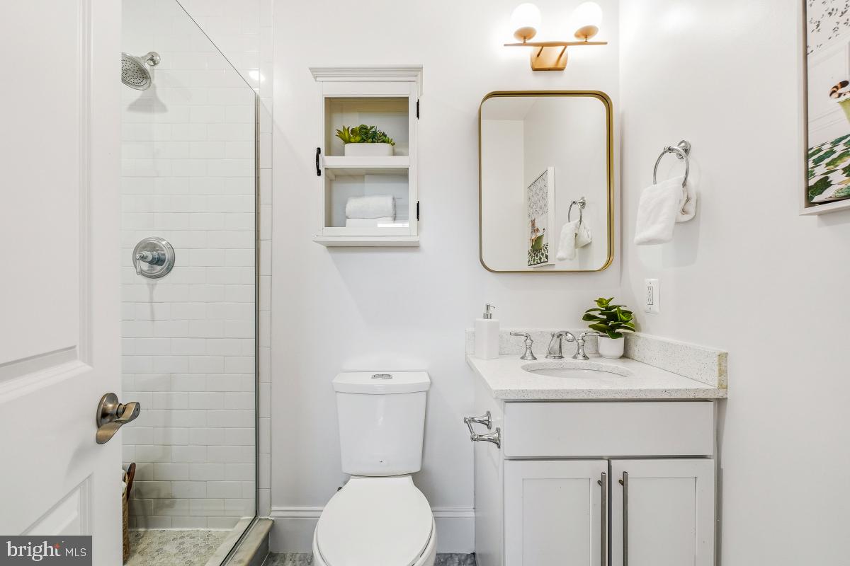 321 18TH ST SE #2, WASHINGTON, District Of Columbia 20003, 2 Bedrooms Bedrooms, ,2 BathroomsBathrooms,Residential,For sale,321 18TH ST SE #2,DCDC2227508 MLS # DCDC2227508