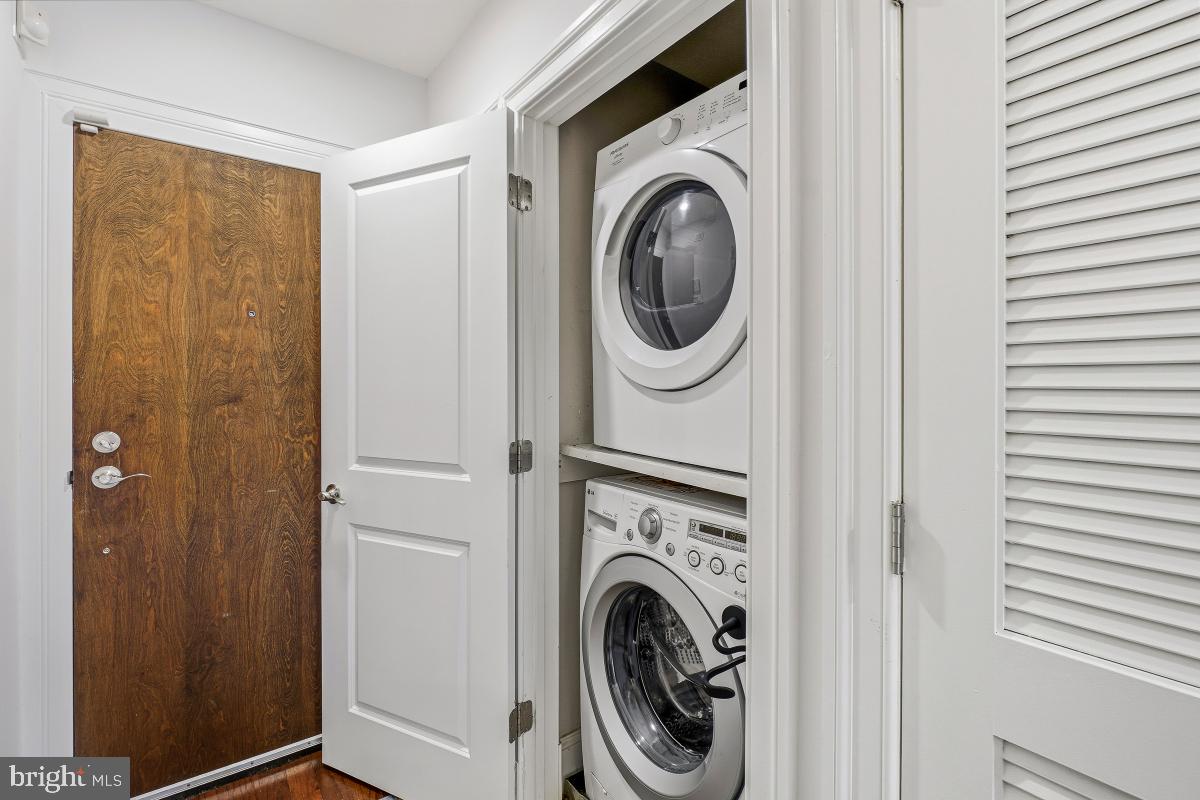 321 18TH ST SE #2, WASHINGTON, District Of Columbia 20003, 2 Bedrooms Bedrooms, ,2 BathroomsBathrooms,Residential,For sale,321 18TH ST SE #2,DCDC2227508 MLS # DCDC2227508