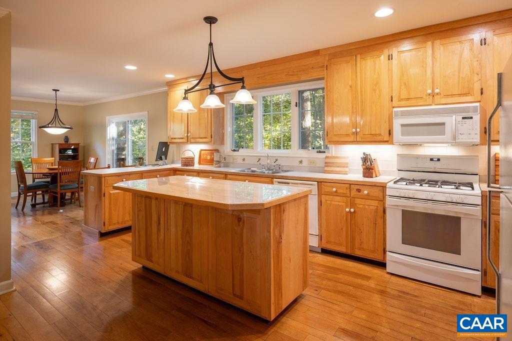 1549 REYNOVIA DR, CHARLOTTESVILLE, Virginia 22902, 4 Bedrooms Bedrooms, ,2 BathroomsBathrooms,Residential,For sale,1549 REYNOVIA DR,670095 MLS # 670095