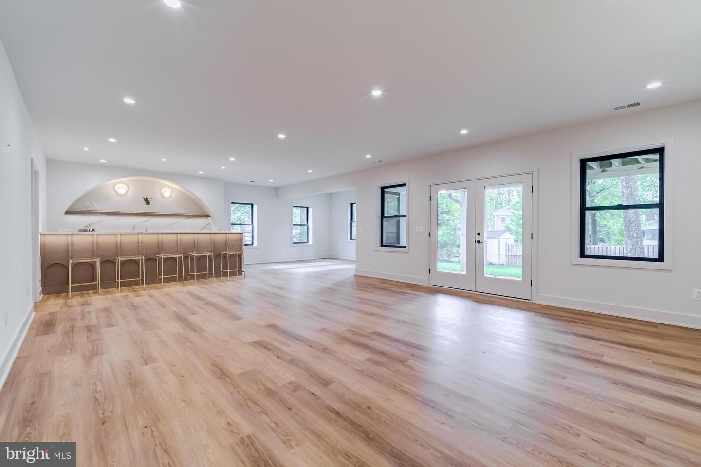 913 SYMPHONY CIR SW, VIENNA, Virginia 22180, 6 Bedrooms Bedrooms, ,6 BathroomsBathrooms,Residential,For sale,913 SYMPHONY CIR SW,VAFX2274904 MLS # VAFX2274904