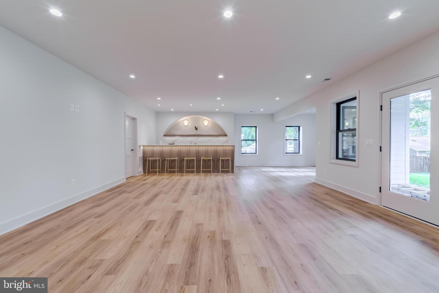 913 SYMPHONY CIR SW, VIENNA, Virginia 22180, 6 Bedrooms Bedrooms, ,6 BathroomsBathrooms,Residential,For sale,913 SYMPHONY CIR SW,VAFX2274904 MLS # VAFX2274904