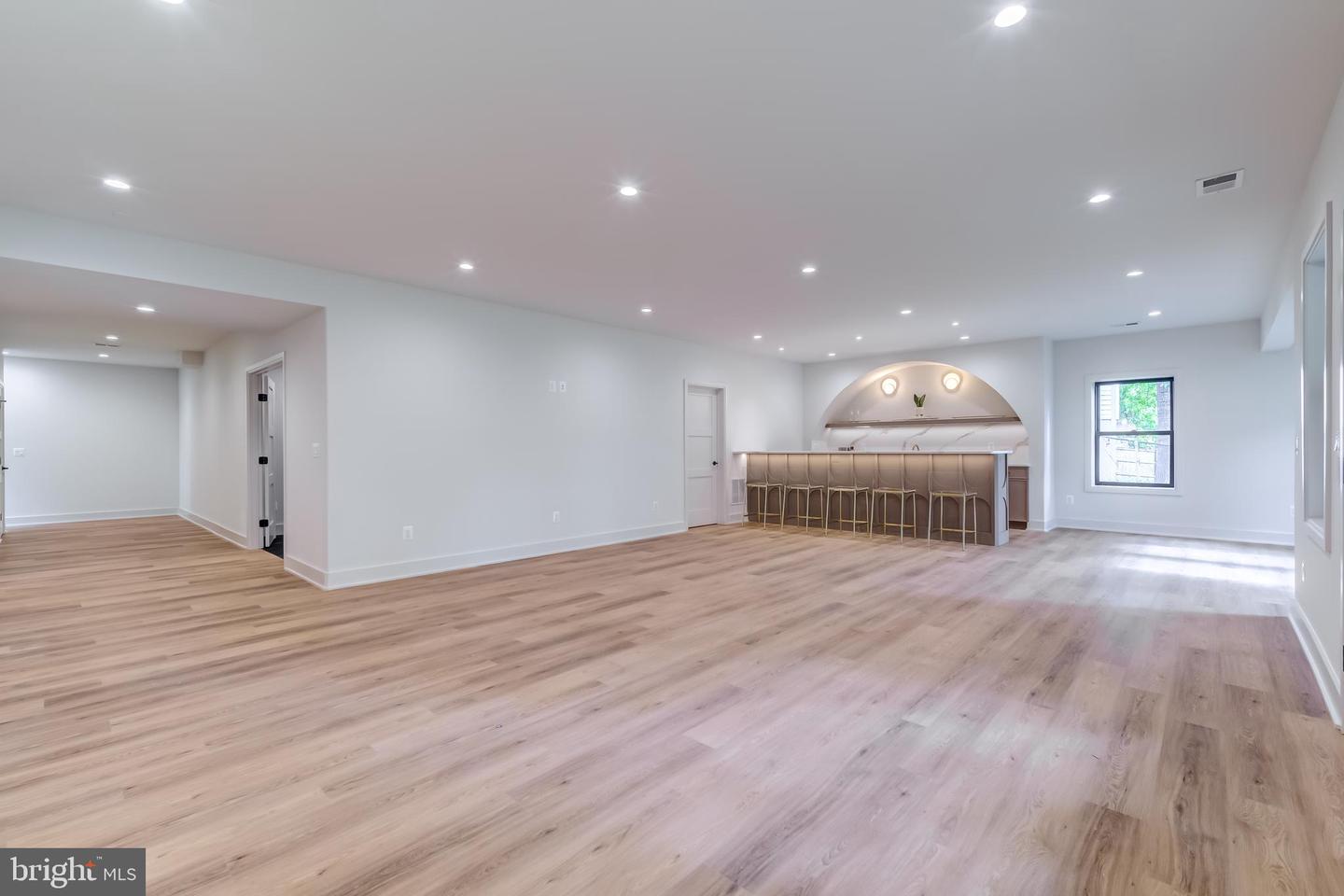913 SYMPHONY CIR SW, VIENNA, Virginia 22180, 6 Bedrooms Bedrooms, ,6 BathroomsBathrooms,Residential,For sale,913 SYMPHONY CIR SW,VAFX2274904 MLS # VAFX2274904
