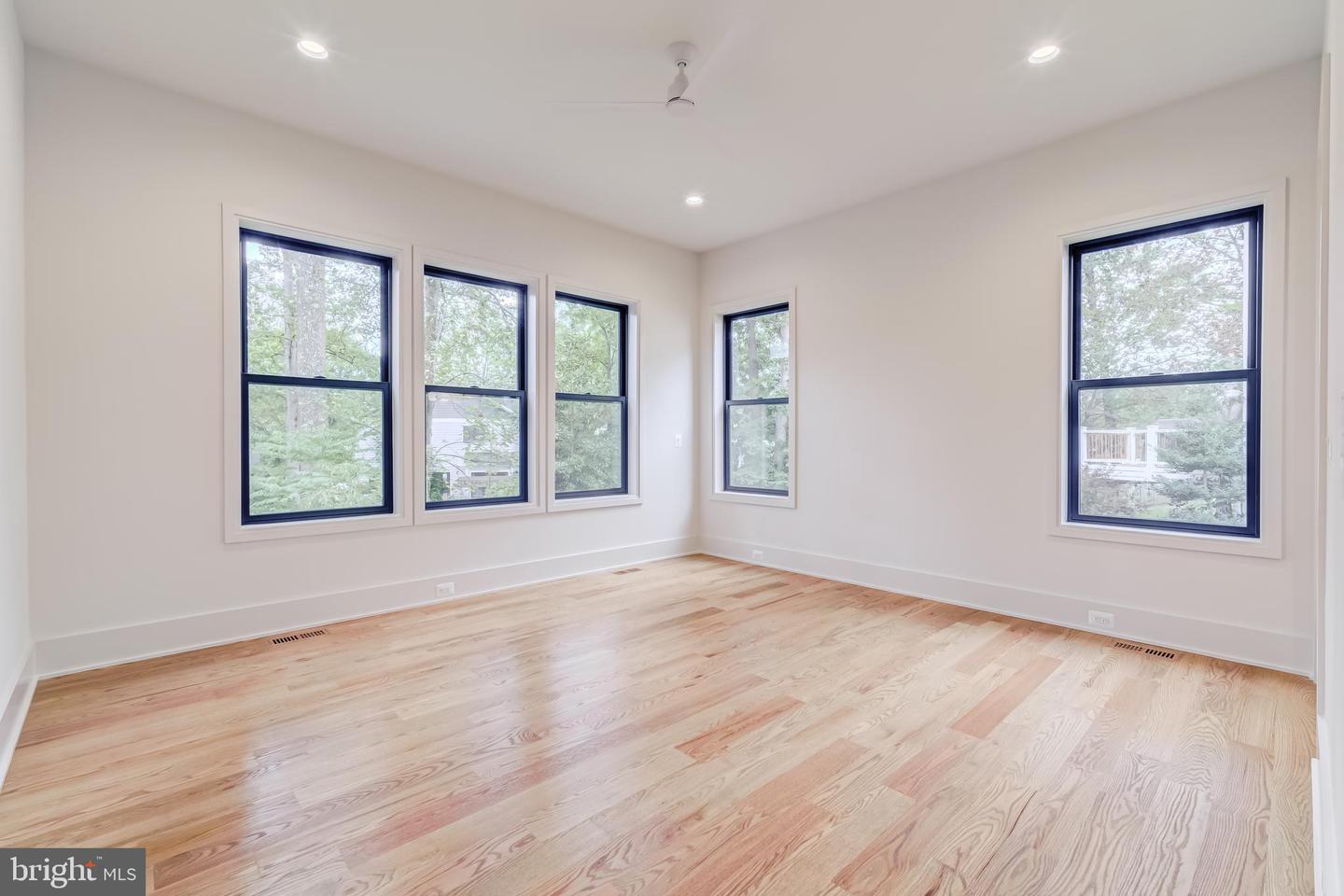 913 SYMPHONY CIR SW, VIENNA, Virginia 22180, 6 Bedrooms Bedrooms, ,6 BathroomsBathrooms,Residential,For sale,913 SYMPHONY CIR SW,VAFX2274904 MLS # VAFX2274904
