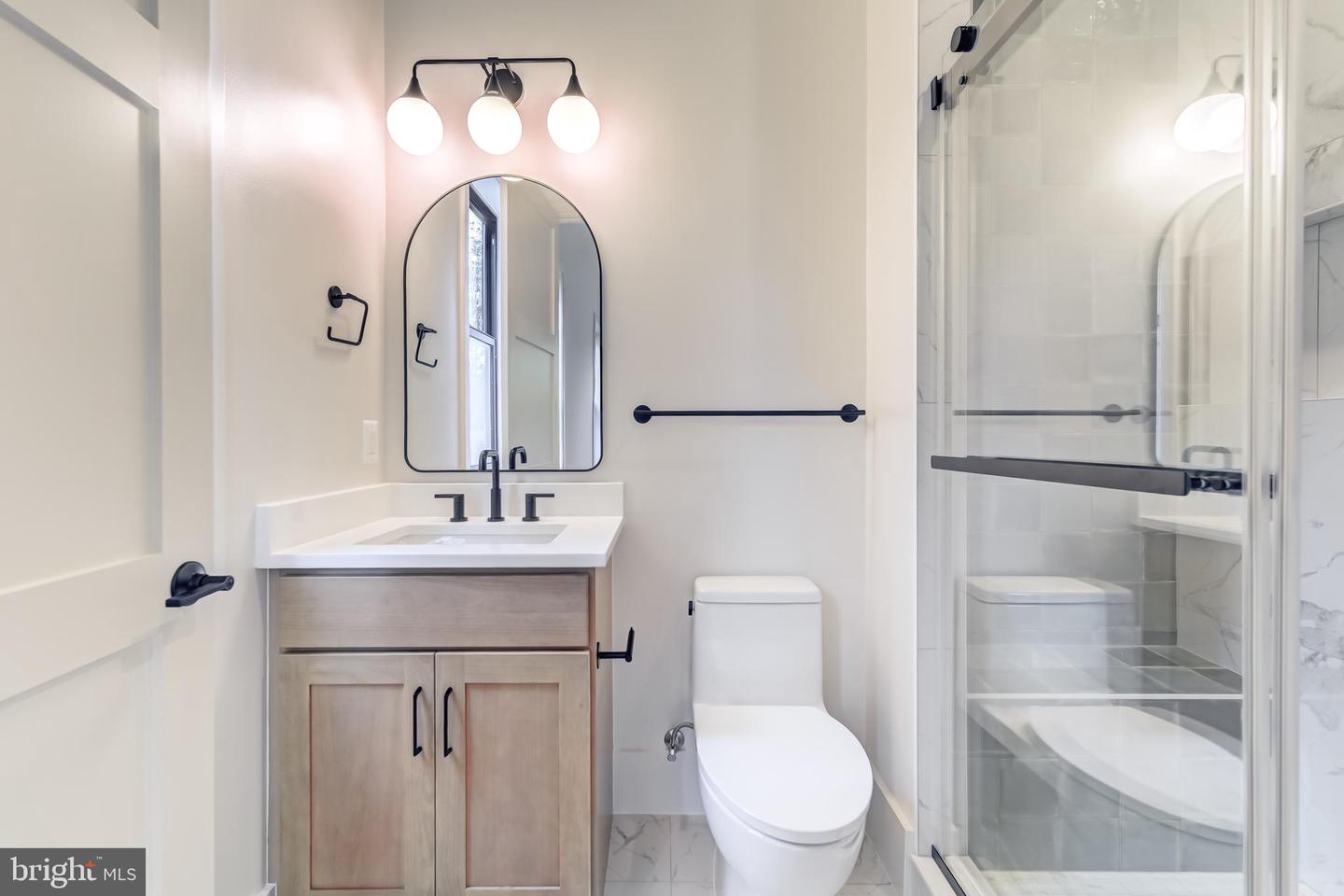 913 SYMPHONY CIR SW, VIENNA, Virginia 22180, 6 Bedrooms Bedrooms, ,6 BathroomsBathrooms,Residential,For sale,913 SYMPHONY CIR SW,VAFX2274904 MLS # VAFX2274904