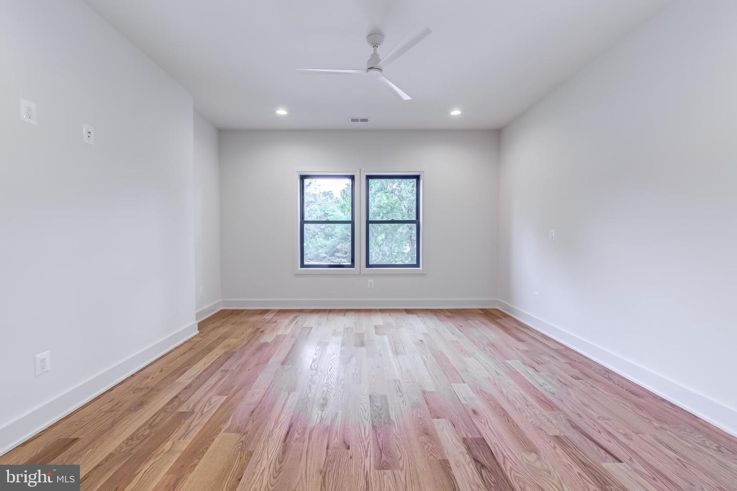 913 SYMPHONY CIR SW, VIENNA, Virginia 22180, 6 Bedrooms Bedrooms, ,6 BathroomsBathrooms,Residential,For sale,913 SYMPHONY CIR SW,VAFX2274904 MLS # VAFX2274904