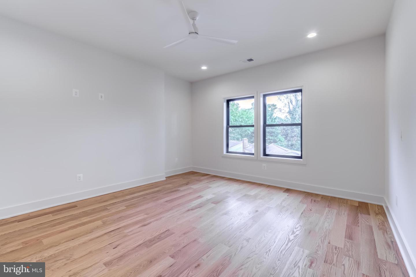913 SYMPHONY CIR SW, VIENNA, Virginia 22180, 6 Bedrooms Bedrooms, ,6 BathroomsBathrooms,Residential,For sale,913 SYMPHONY CIR SW,VAFX2274904 MLS # VAFX2274904