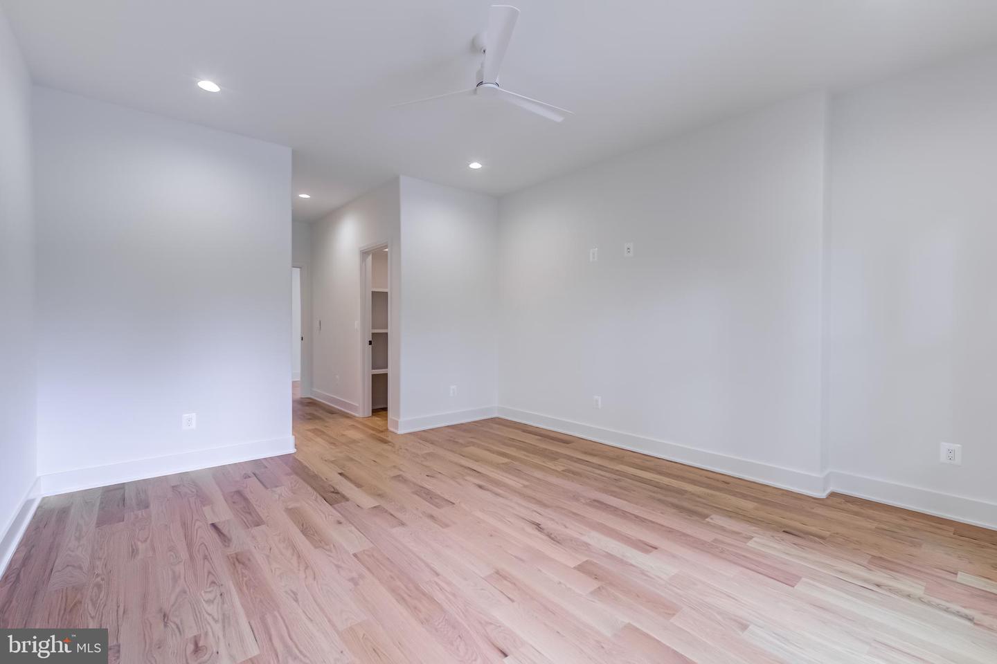 913 SYMPHONY CIR SW, VIENNA, Virginia 22180, 6 Bedrooms Bedrooms, ,6 BathroomsBathrooms,Residential,For sale,913 SYMPHONY CIR SW,VAFX2274904 MLS # VAFX2274904