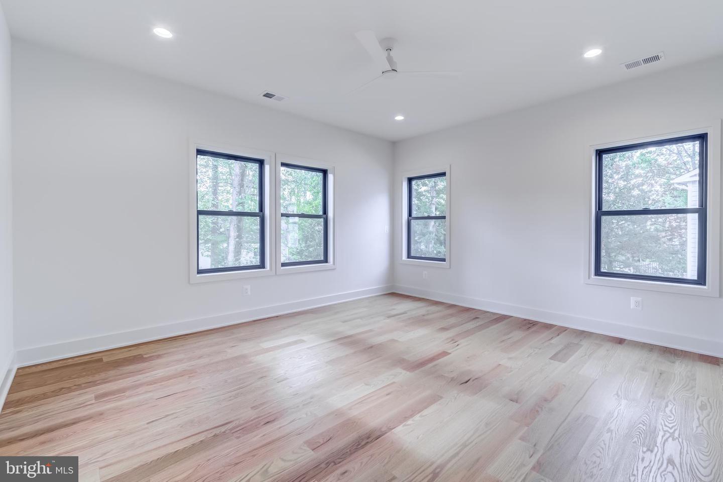 913 SYMPHONY CIR SW, VIENNA, Virginia 22180, 6 Bedrooms Bedrooms, ,6 BathroomsBathrooms,Residential,For sale,913 SYMPHONY CIR SW,VAFX2274904 MLS # VAFX2274904