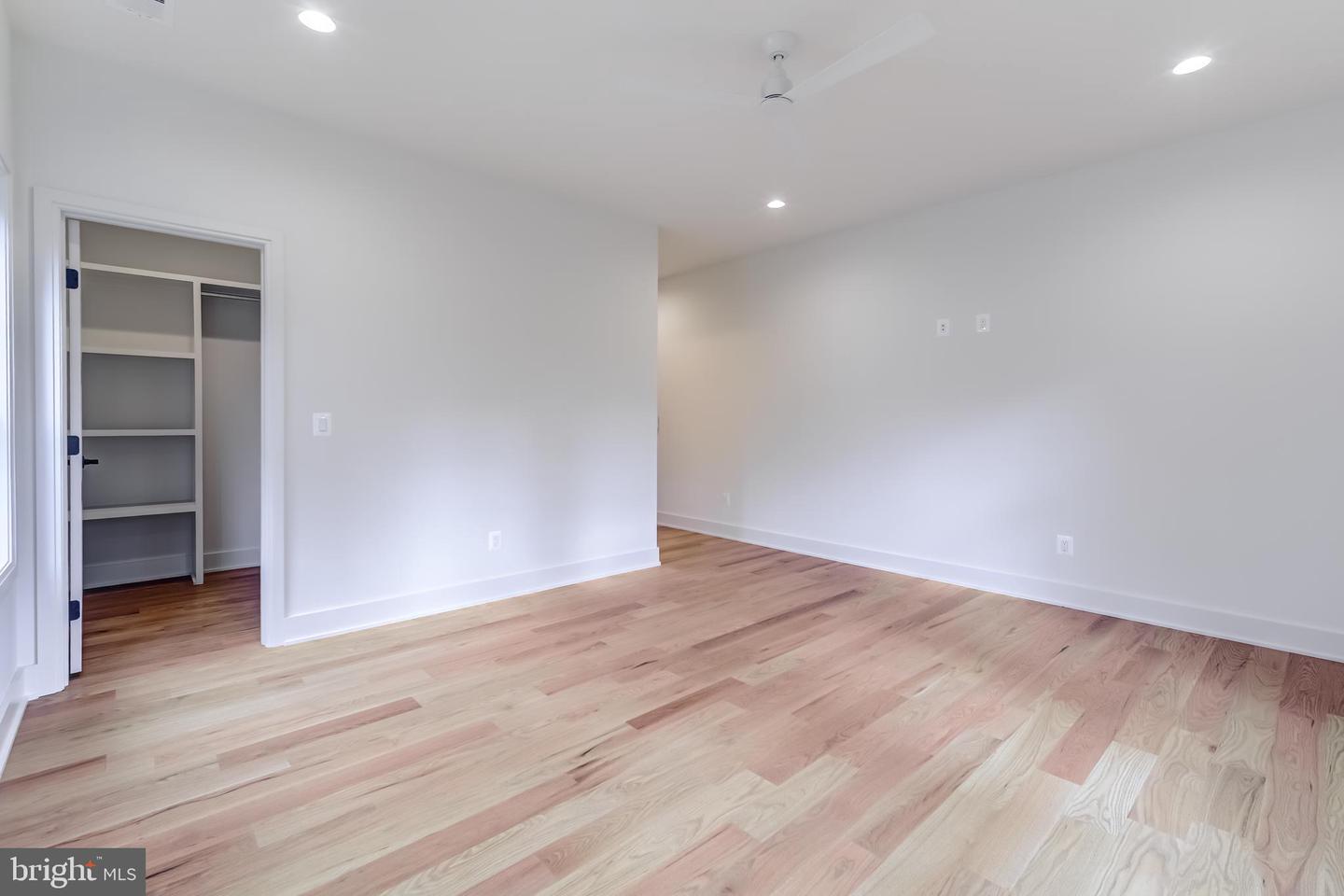 913 SYMPHONY CIR SW, VIENNA, Virginia 22180, 6 Bedrooms Bedrooms, ,6 BathroomsBathrooms,Residential,For sale,913 SYMPHONY CIR SW,VAFX2274904 MLS # VAFX2274904