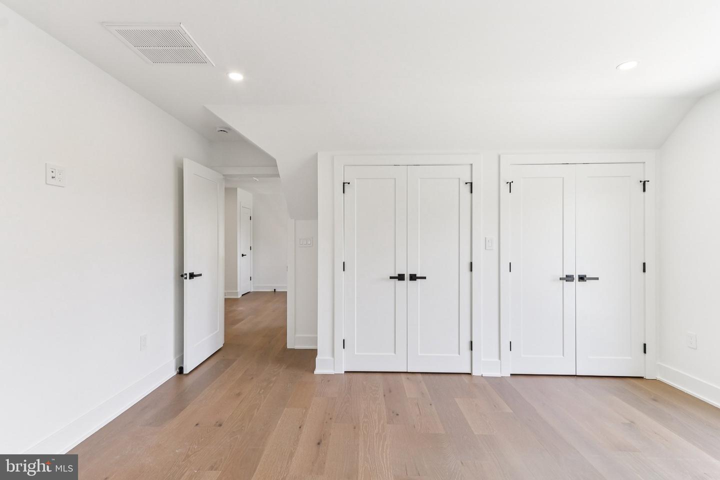 5206 FERNDALE ST, SPRINGFIELD, Virginia 22151, 6 Bedrooms Bedrooms, ,6 BathroomsBathrooms,Residential,For sale,5206 FERNDALE ST,VAFX2274934 MLS # VAFX2274934 5206 FERNDALE ST, SPRINGFIELD, Virginia 22151, 6 Bedrooms Bedrooms, ,6 BathroomsBathrooms,Residential,For sale,5206 FERNDALE ST,VAFX2274934 MLS # VAFX2274934