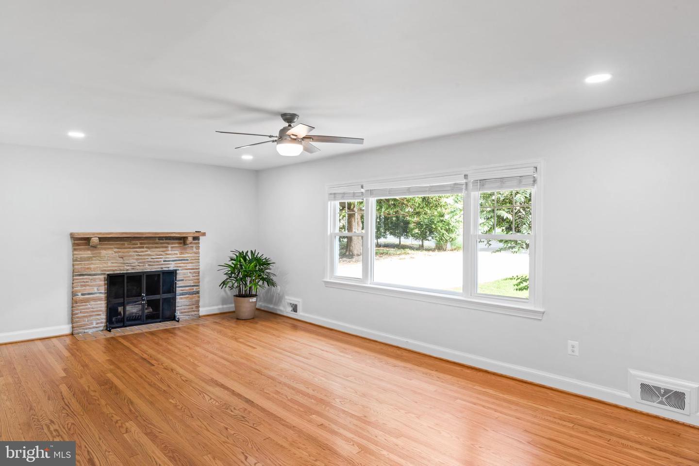 6616 KIRBY CT, FALLS CHURCH, Virginia 22043, 5 Bedrooms Bedrooms, ,3 BathroomsBathrooms,Residential,For sale,6616 KIRBY CT,VAFX2274916 MLS # VAFX2274916