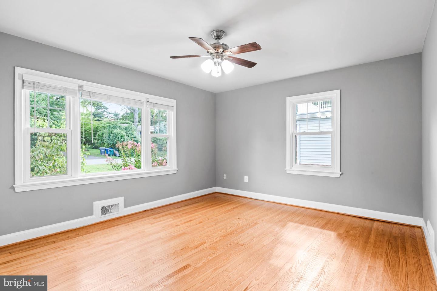 6616 KIRBY CT, FALLS CHURCH, Virginia 22043, 5 Bedrooms Bedrooms, ,3 BathroomsBathrooms,Residential,For sale,6616 KIRBY CT,VAFX2274916 MLS # VAFX2274916