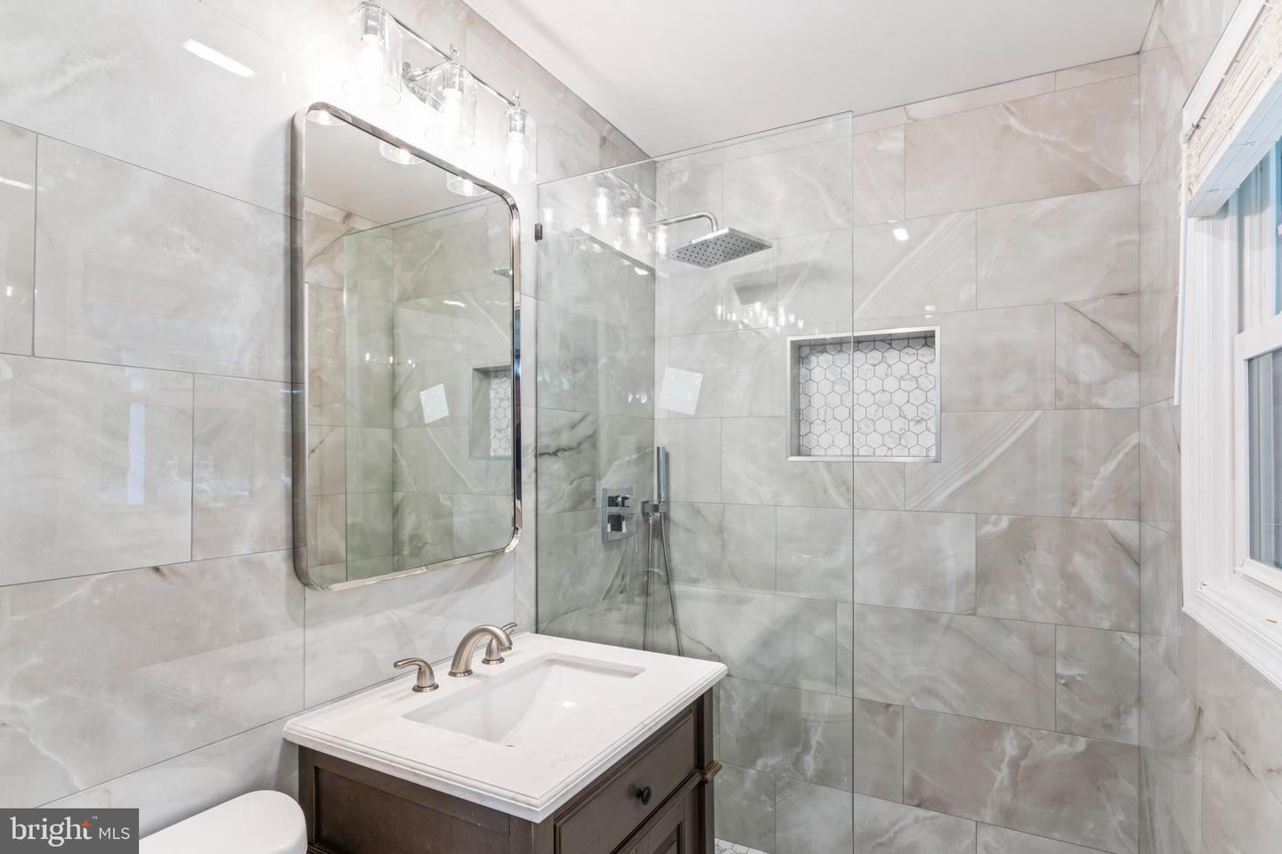 6616 KIRBY CT, FALLS CHURCH, Virginia 22043, 5 Bedrooms Bedrooms, ,3 BathroomsBathrooms,Residential,For sale,6616 KIRBY CT,VAFX2274916 MLS # VAFX2274916