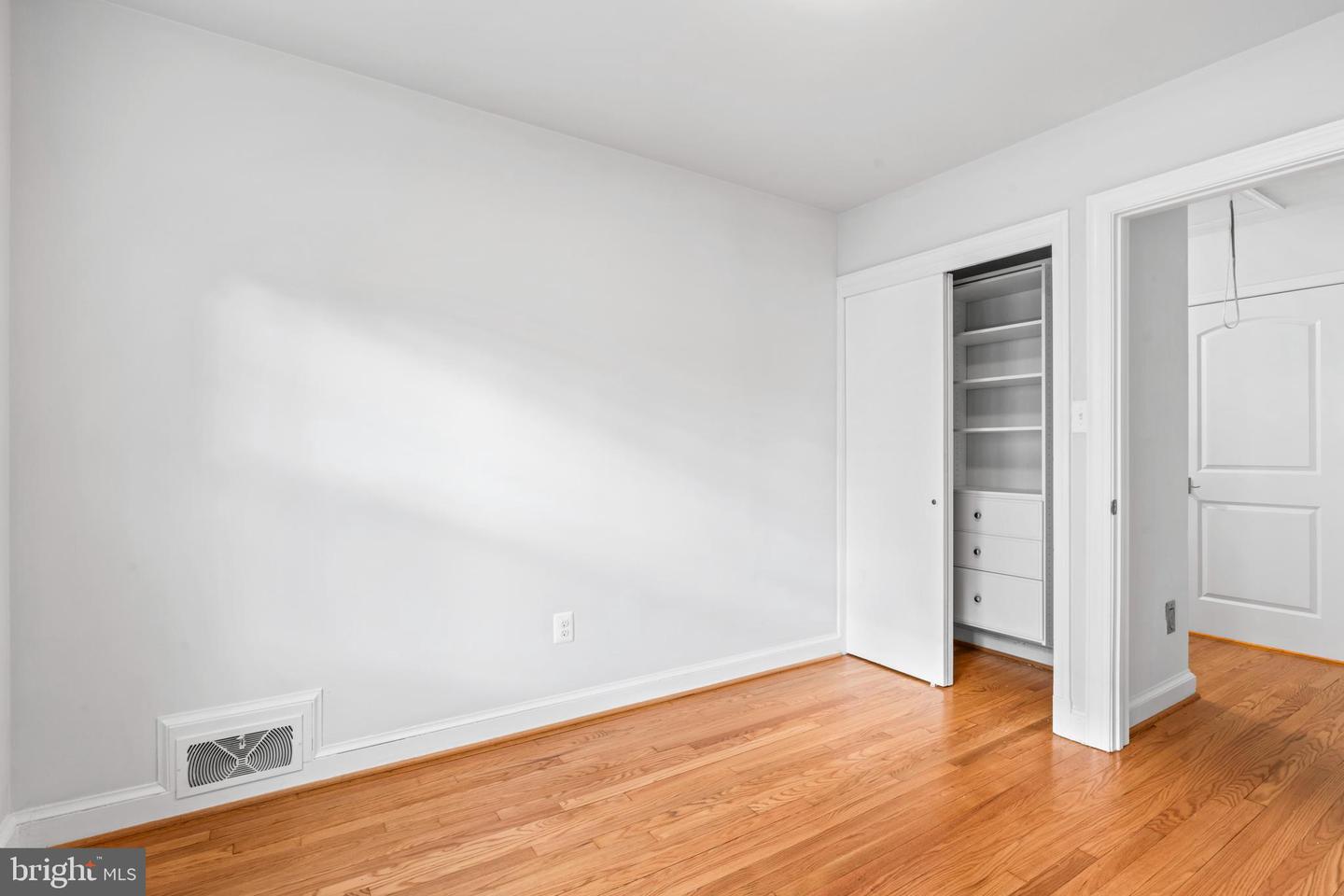 6616 KIRBY CT, FALLS CHURCH, Virginia 22043, 5 Bedrooms Bedrooms, ,3 BathroomsBathrooms,Residential,For sale,6616 KIRBY CT,VAFX2274916 MLS # VAFX2274916