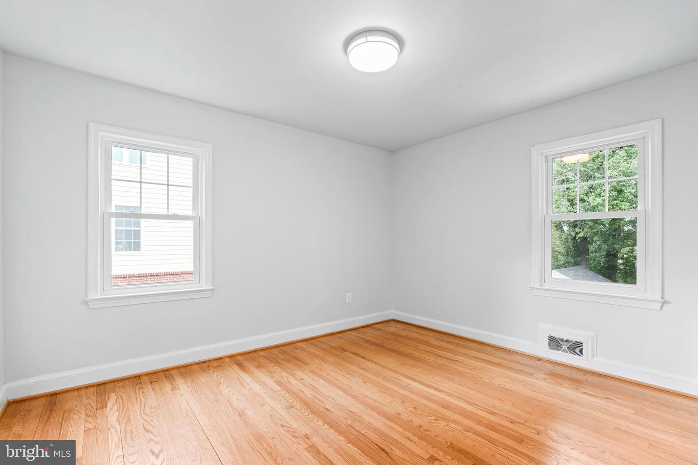 6616 KIRBY CT, FALLS CHURCH, Virginia 22043, 5 Bedrooms Bedrooms, ,3 BathroomsBathrooms,Residential,For sale,6616 KIRBY CT,VAFX2274916 MLS # VAFX2274916