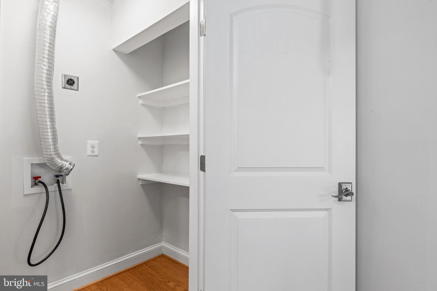 6616 KIRBY CT, FALLS CHURCH, Virginia 22043, 5 Bedrooms Bedrooms, ,3 BathroomsBathrooms,Residential,For sale,6616 KIRBY CT,VAFX2274916 MLS # VAFX2274916