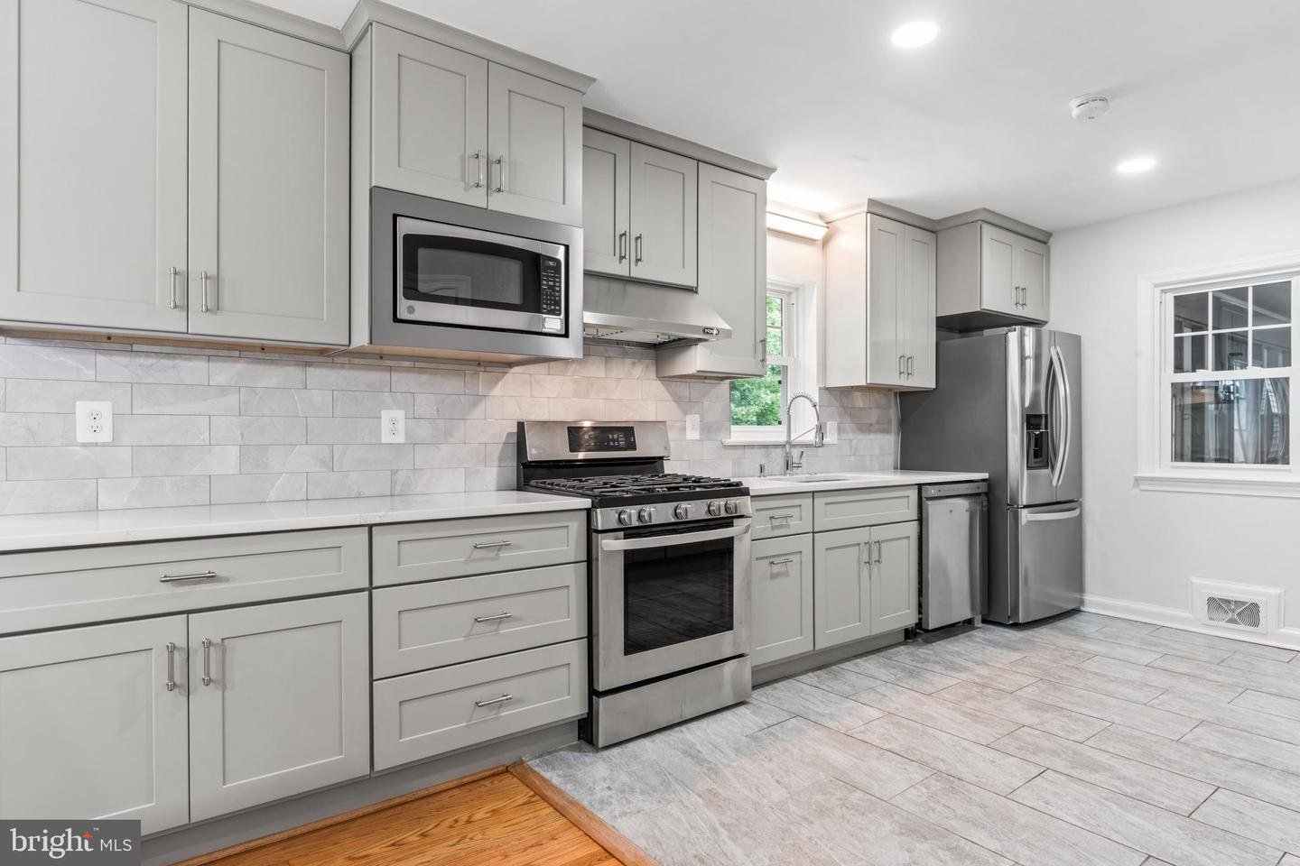 6616 KIRBY CT, FALLS CHURCH, Virginia 22043, 5 Bedrooms Bedrooms, ,3 BathroomsBathrooms,Residential,For sale,6616 KIRBY CT,VAFX2274916 MLS # VAFX2274916