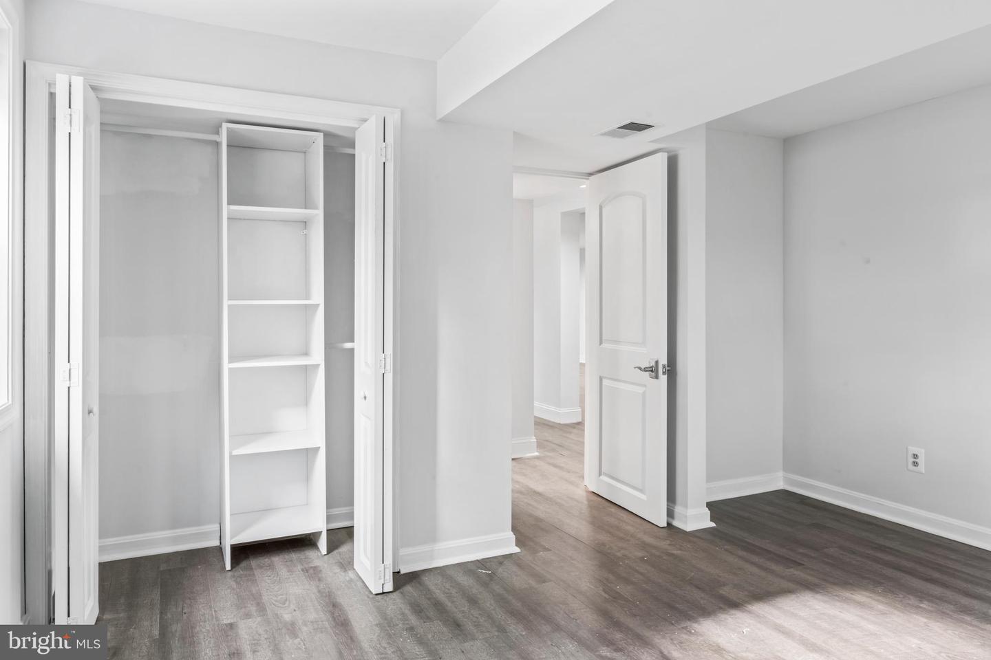 6616 KIRBY CT, FALLS CHURCH, Virginia 22043, 5 Bedrooms Bedrooms, ,3 BathroomsBathrooms,Residential,For sale,6616 KIRBY CT,VAFX2274916 MLS # VAFX2274916