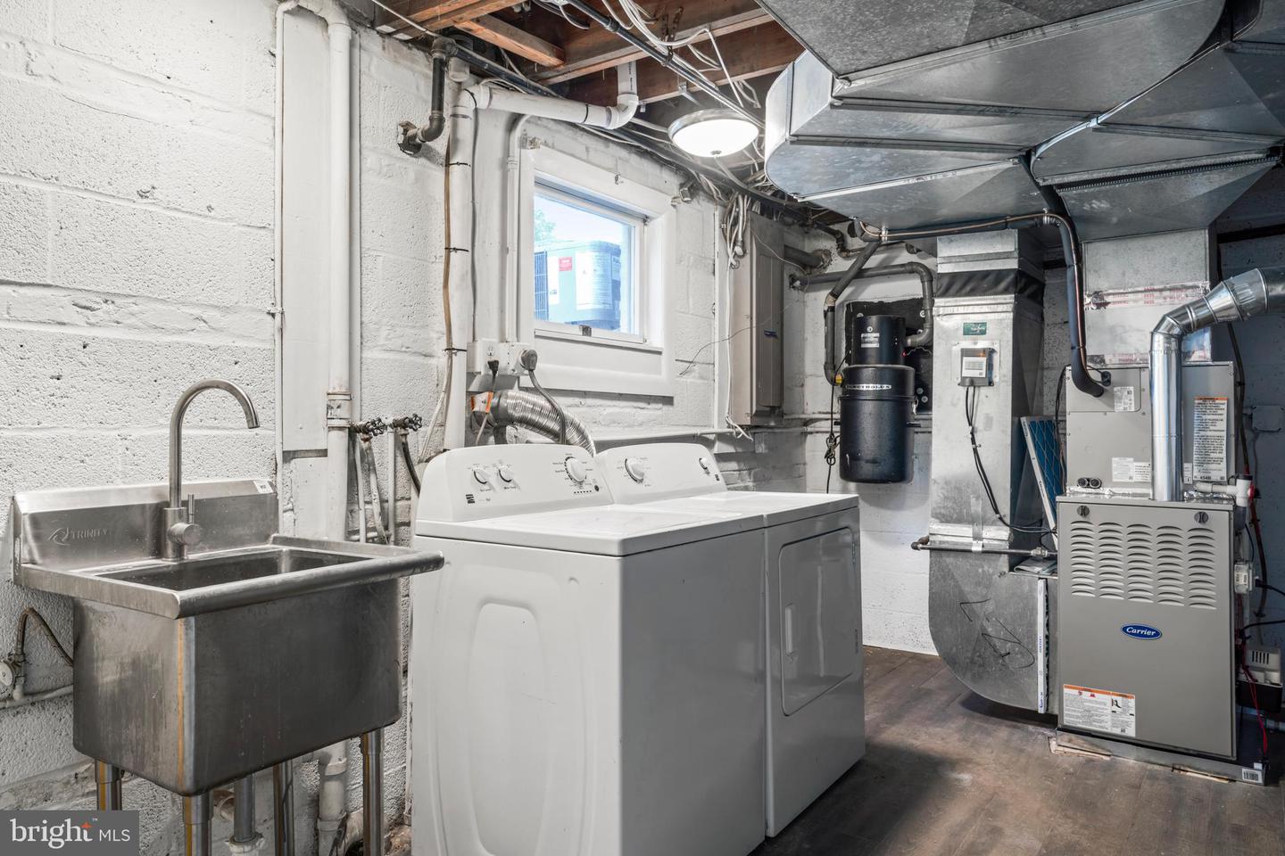 6616 KIRBY CT, FALLS CHURCH, Virginia 22043, 5 Bedrooms Bedrooms, ,3 BathroomsBathrooms,Residential,For sale,6616 KIRBY CT,VAFX2274916 MLS # VAFX2274916